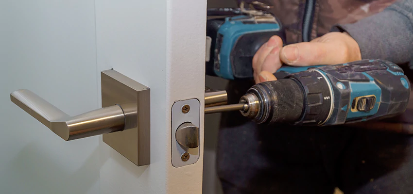 Broken Door Handle Lock Repair in Redwood City, California
